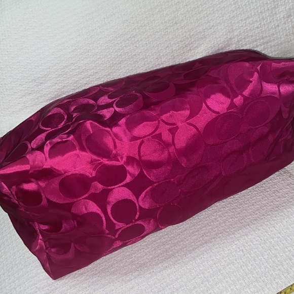 Like new Coach Getaway Signature Nylon Packable Weekender in Hot Pink - Picture 6 of 14